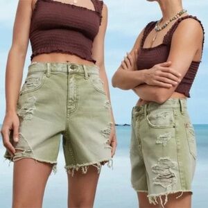 NWT BDG “dropped waist destroy short”